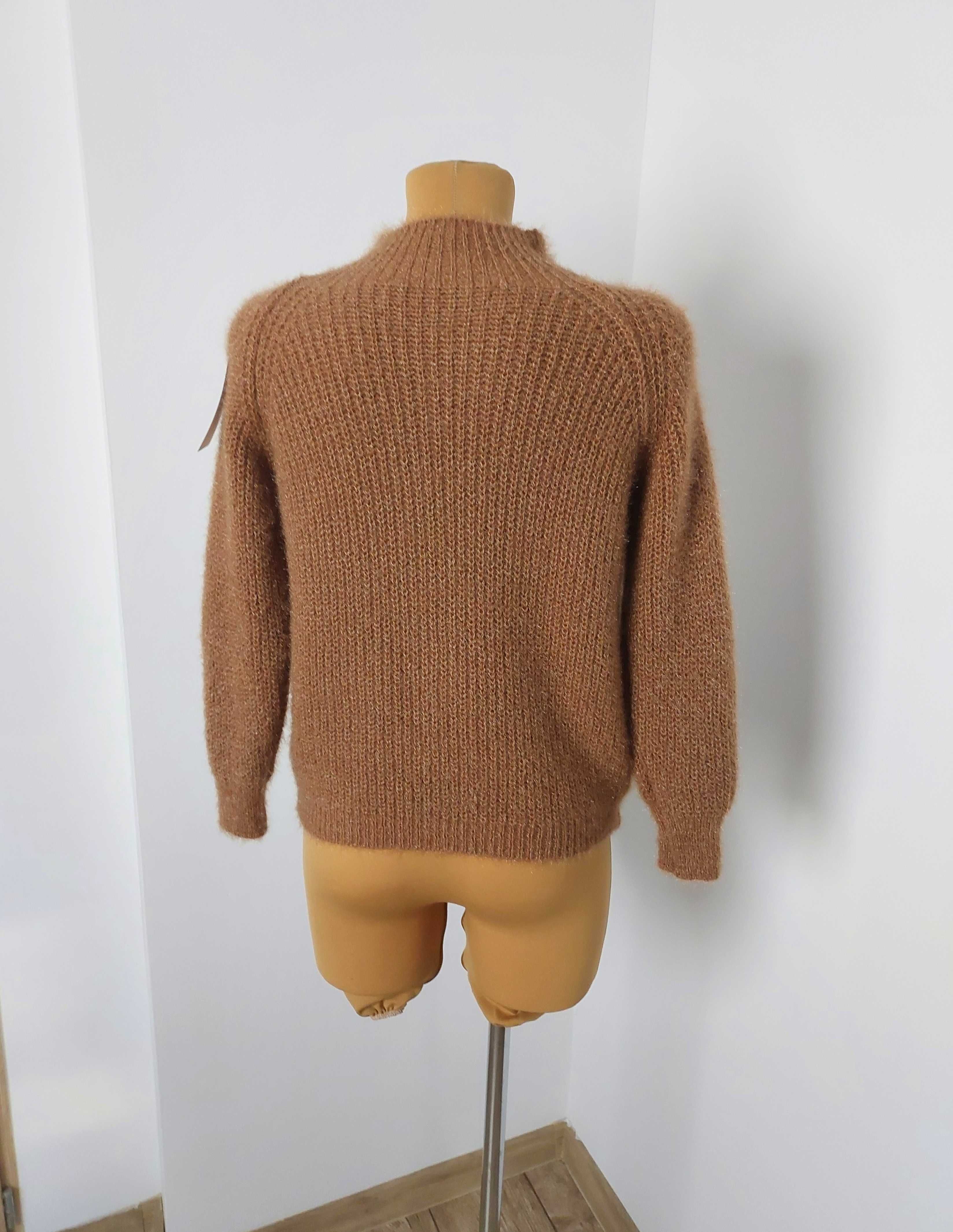 Włoski Sweter z Ozdobnymi Guzikami Brązowy
