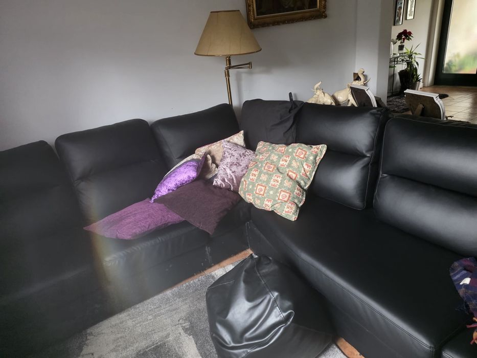 Sofá de canto perto