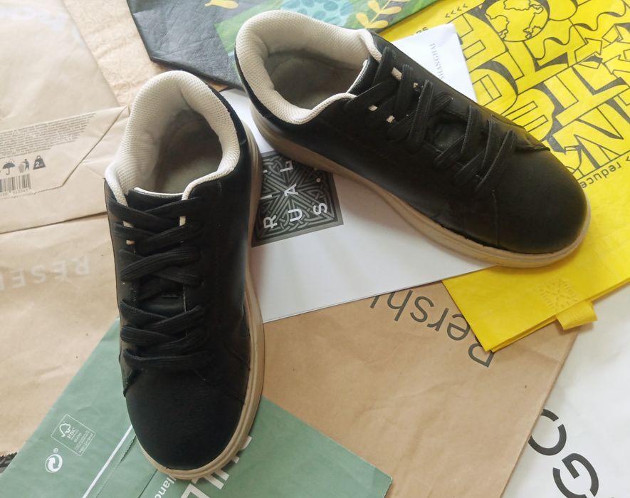 Продам кроссовки, размер 41