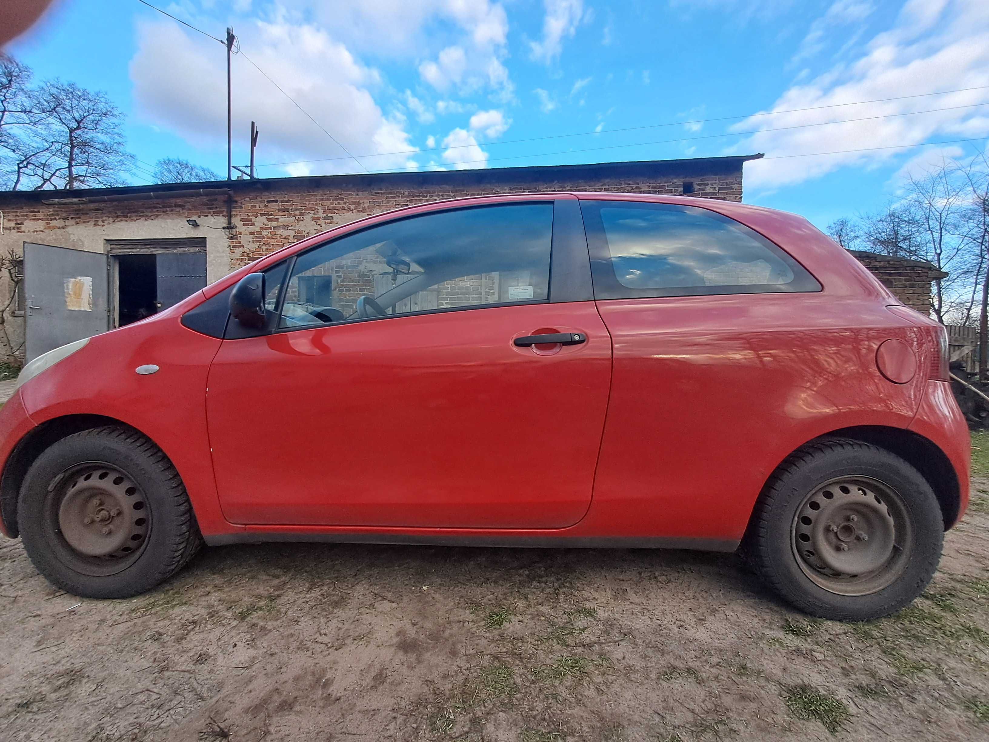 Sprzedam Toyote Yaris 2 2007 rocznik 1.0