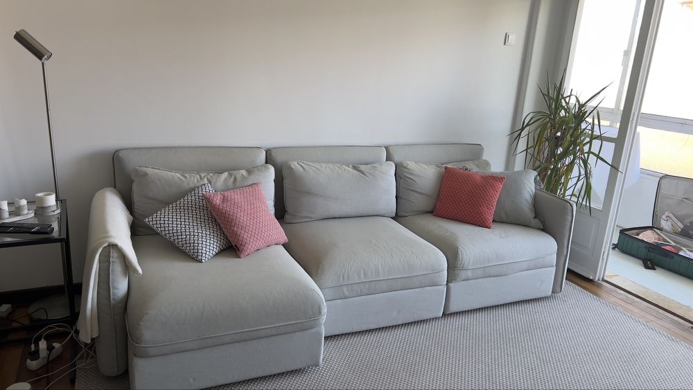 Conjunto - Sofa + almofadas + manta + candeeiro + mesa + planta+ tapet