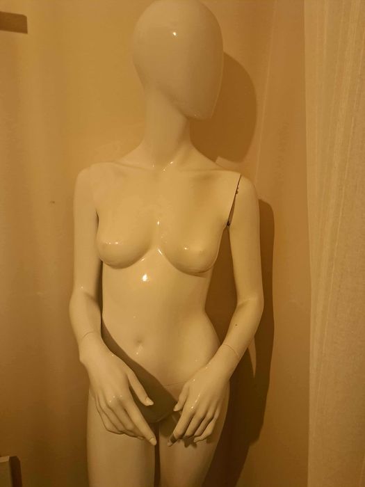 Manekin damski kobieta