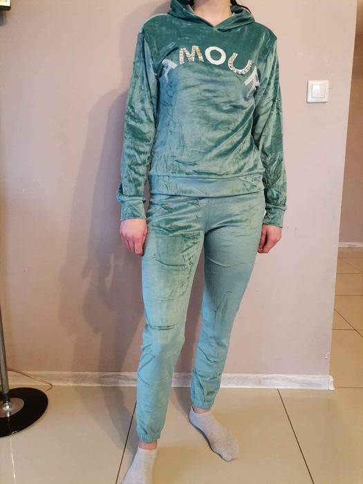 Damski dres welurowy