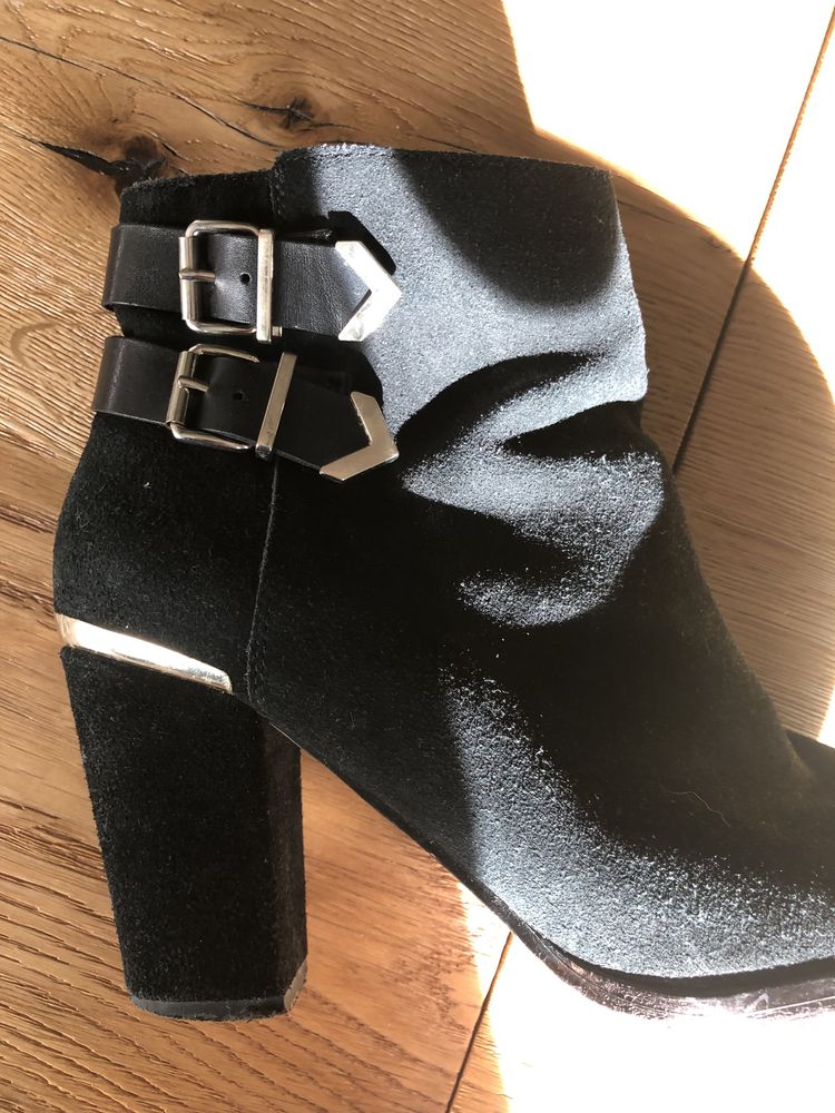 Buty rozmiar 40 zamszowe