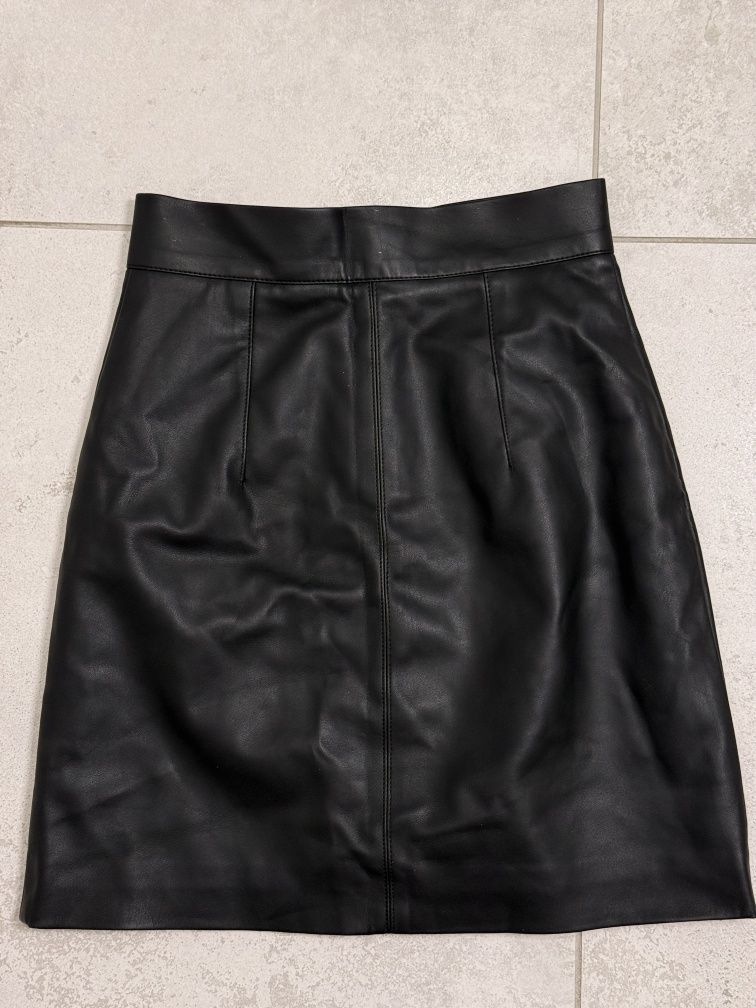 ala' skórzana spódnica xs H&M
