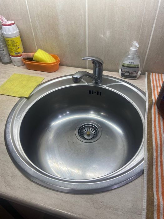 Продаються кухонні корпусні меблі