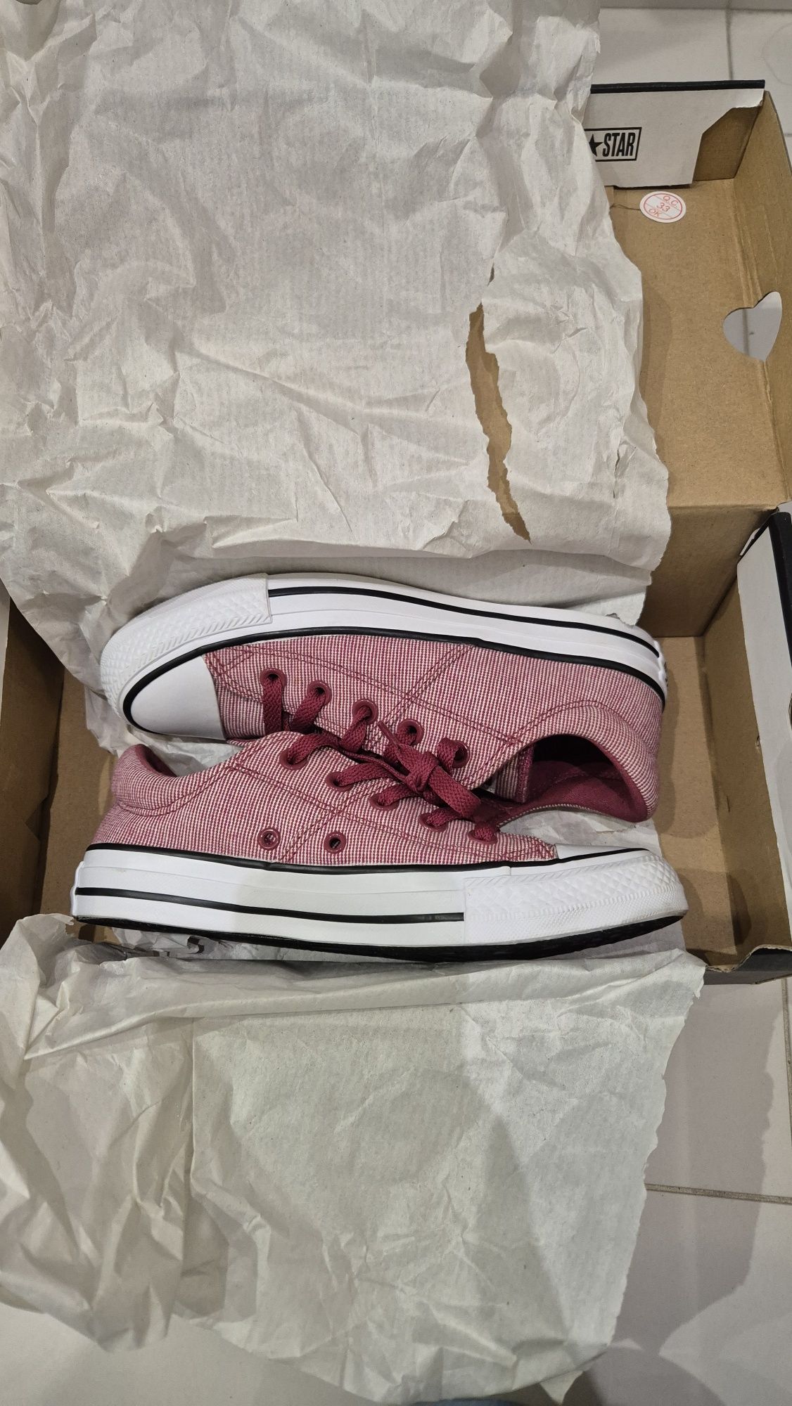 Converse Madison OX 563445C bordowe r.36.5 wkładka 23cm