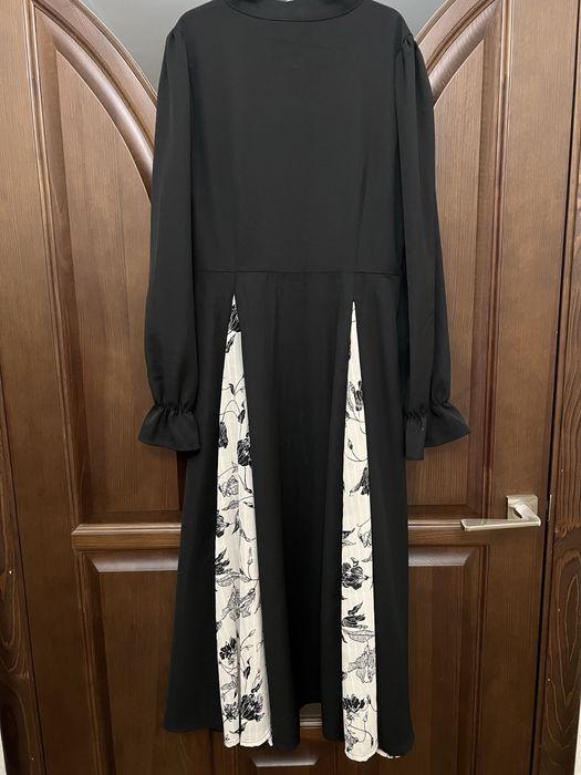 Сукня чорна з вставками