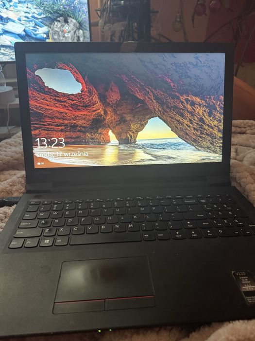 Laptop lenovo v110
