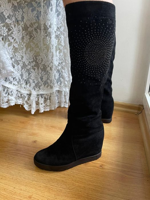 Сапоги  женские  ботфорты