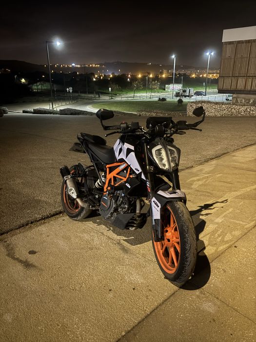 KTM Duke 125 de 2022 + Extras
