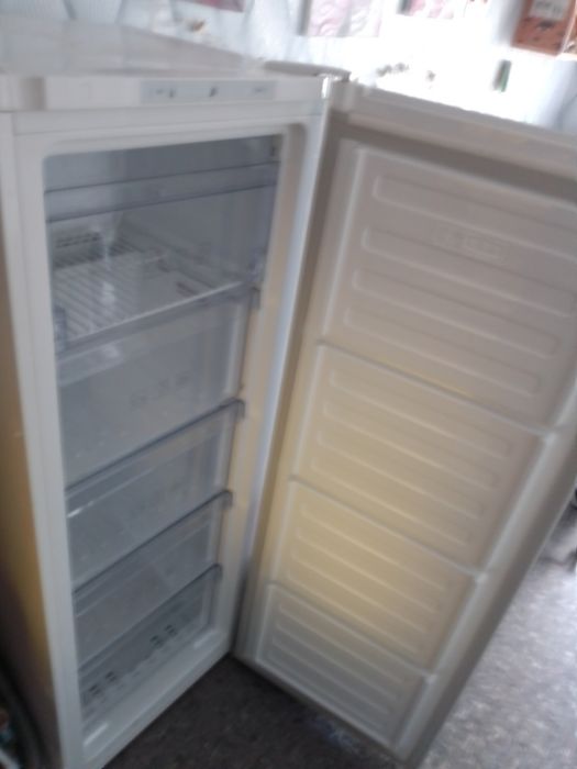 Морозильна камера Beko