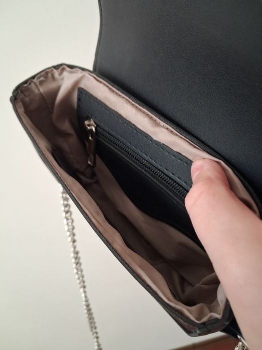 Сумка через плече на ланцюжку