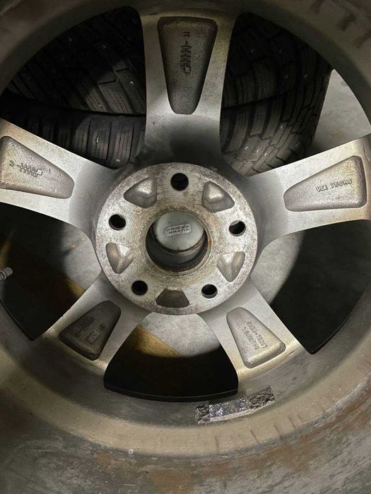 Диски шини зима 255 60 R17 VAG Tiguan