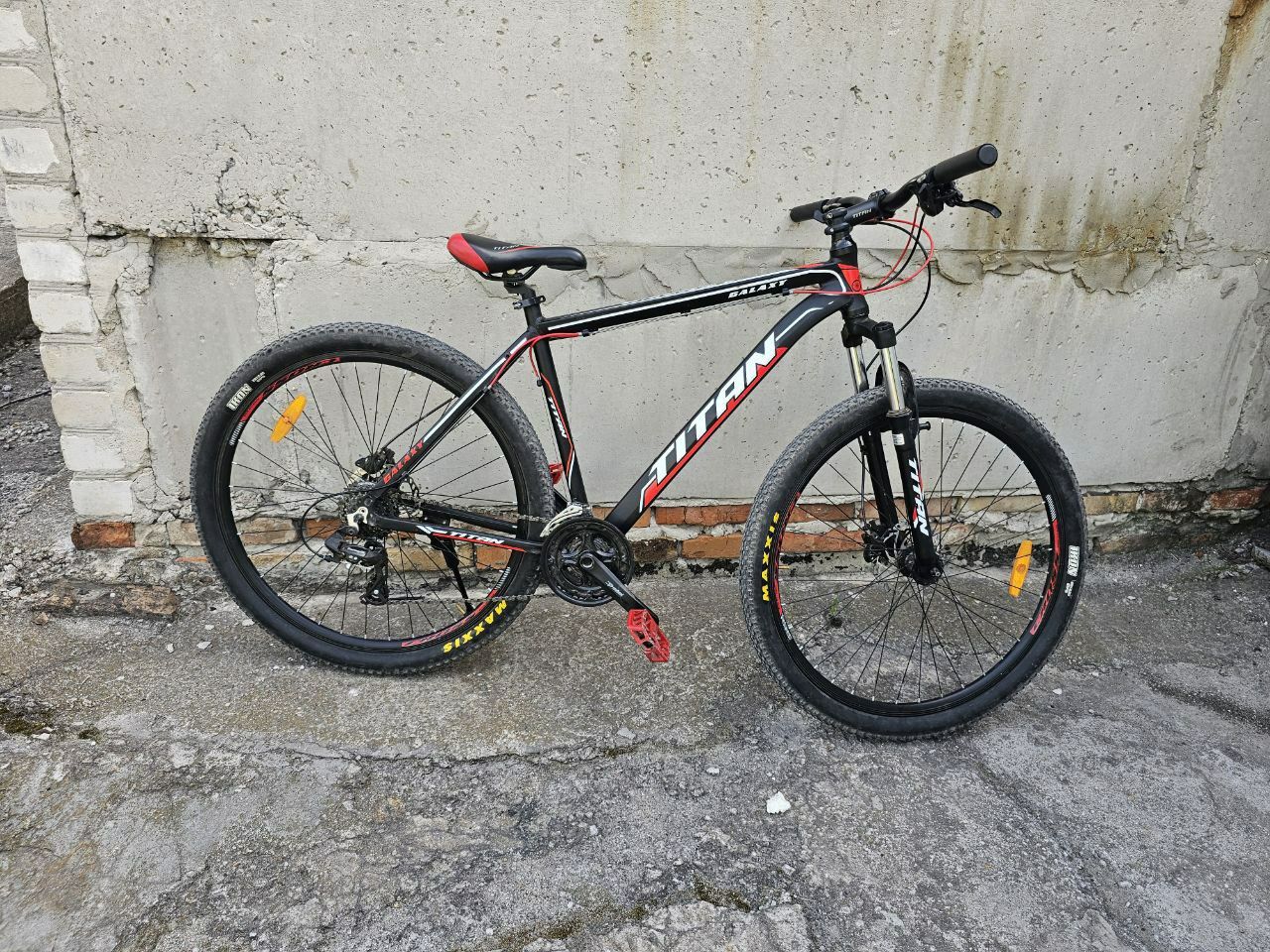 Надійний велосипед! Гідравлика Shimano 24 швидкості