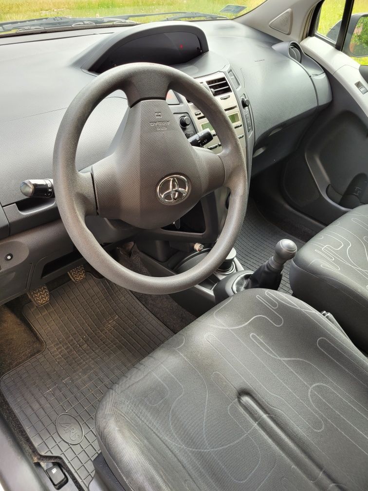 Sprzedam Toyotę Yaris II