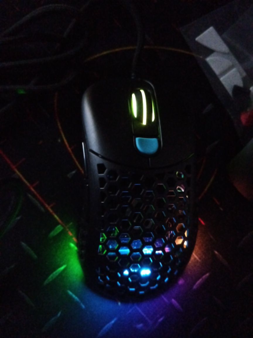 Mysz komputerowa gamingowa Sharkoon LIGHT 2 200 RGB kolor jak Glorious