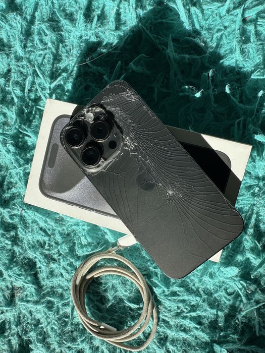 iPhone 15 PRO zbita klapka! 91% baterii