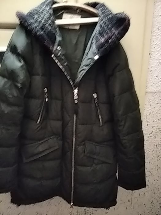 Продам женскую куртку.