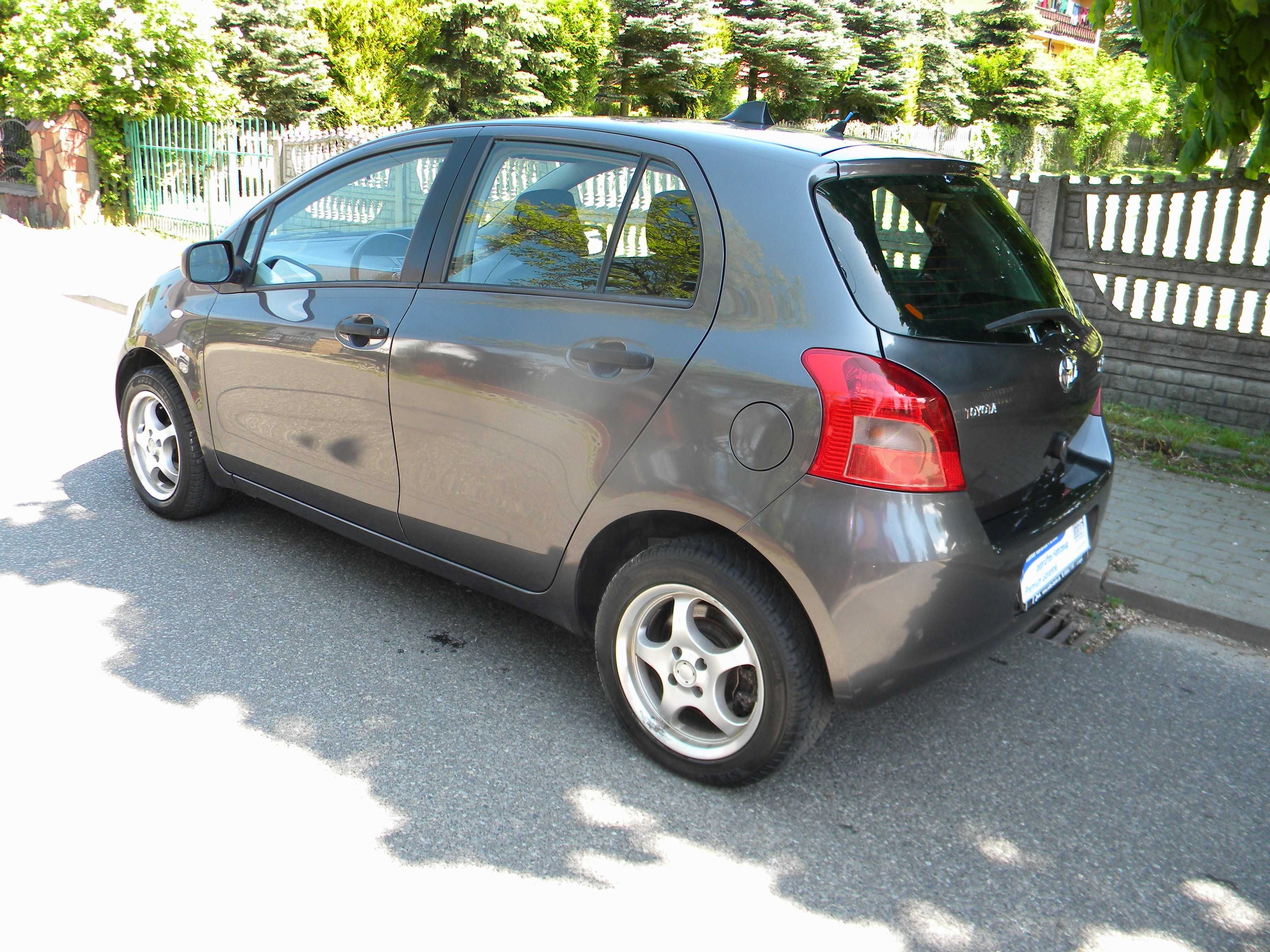 Toyota  Yaris 1.3B Sprowadzona