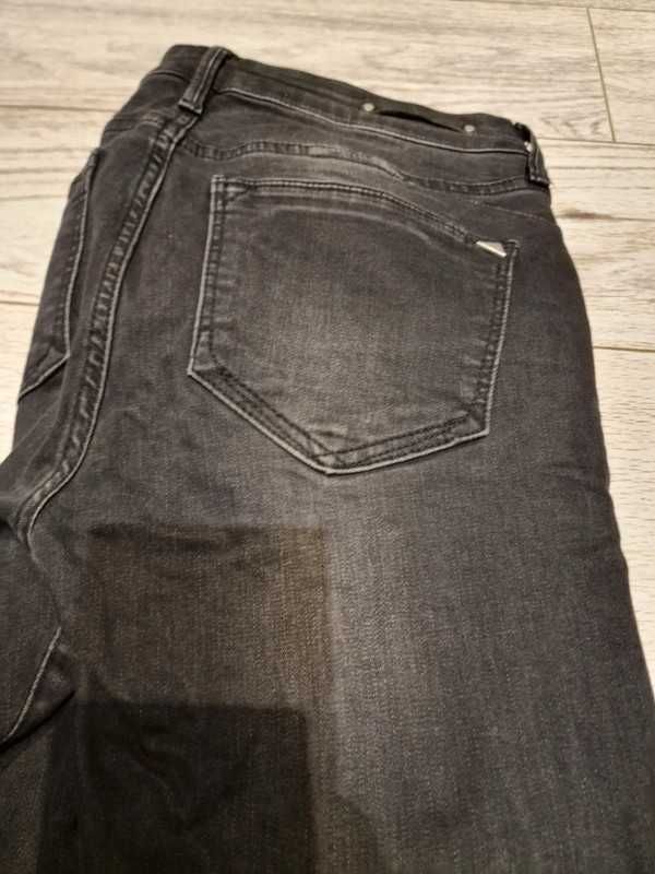 Spodnie jeansowe rurki, czarne S/M River Island