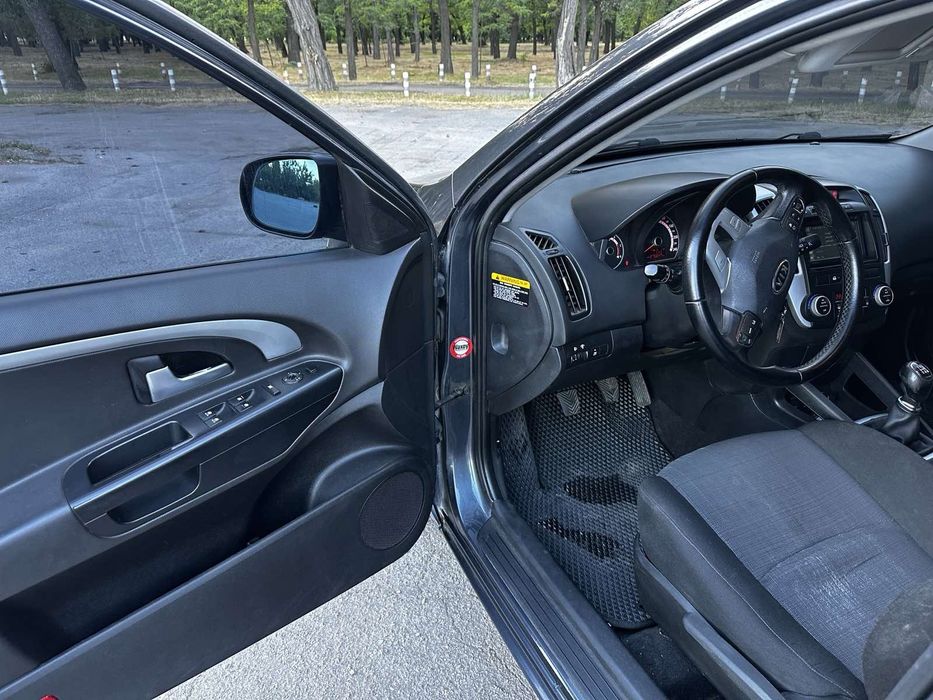 Продам kia ceed 1,6 crdi