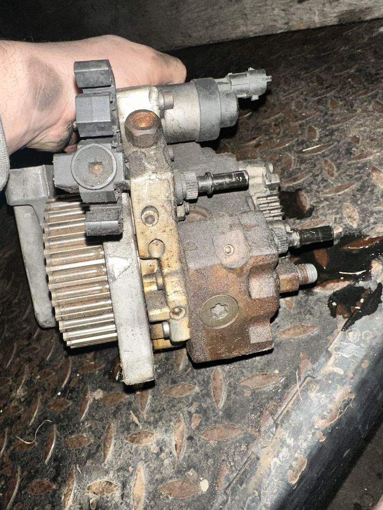 Bomba e injetores 1.9 dci f9q