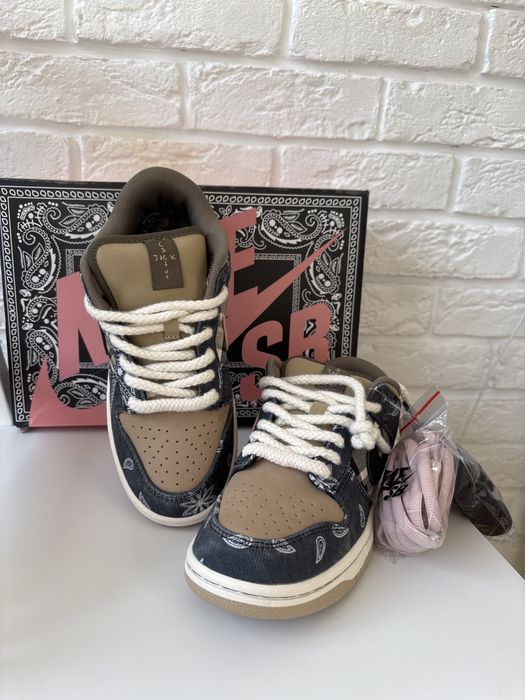 Nike SB Dunk Low Travis Scott