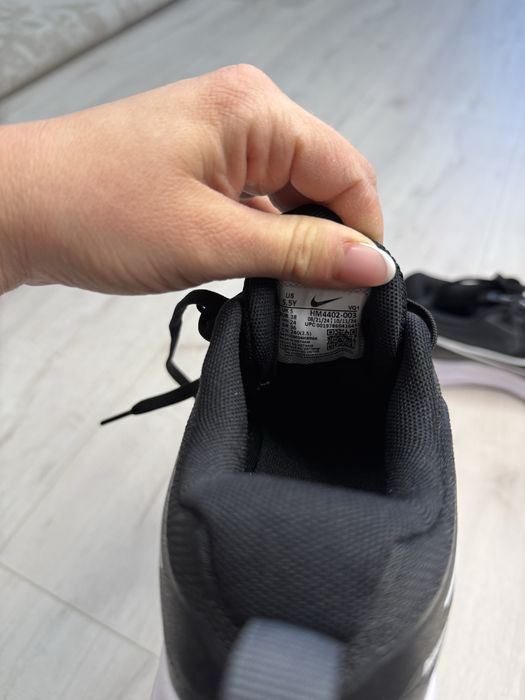 Кросівки підліткові Nike  Cosmic Runner Big Road Running HM4402-003