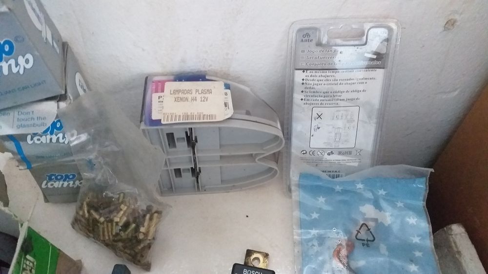 Lote de acessórios eléctricos para automóveis