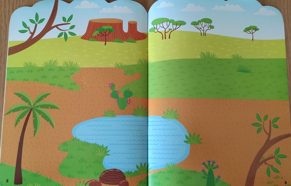 Розвиваюча книга "Граємо з наліпками. Тварини в птахи" 1+ рік