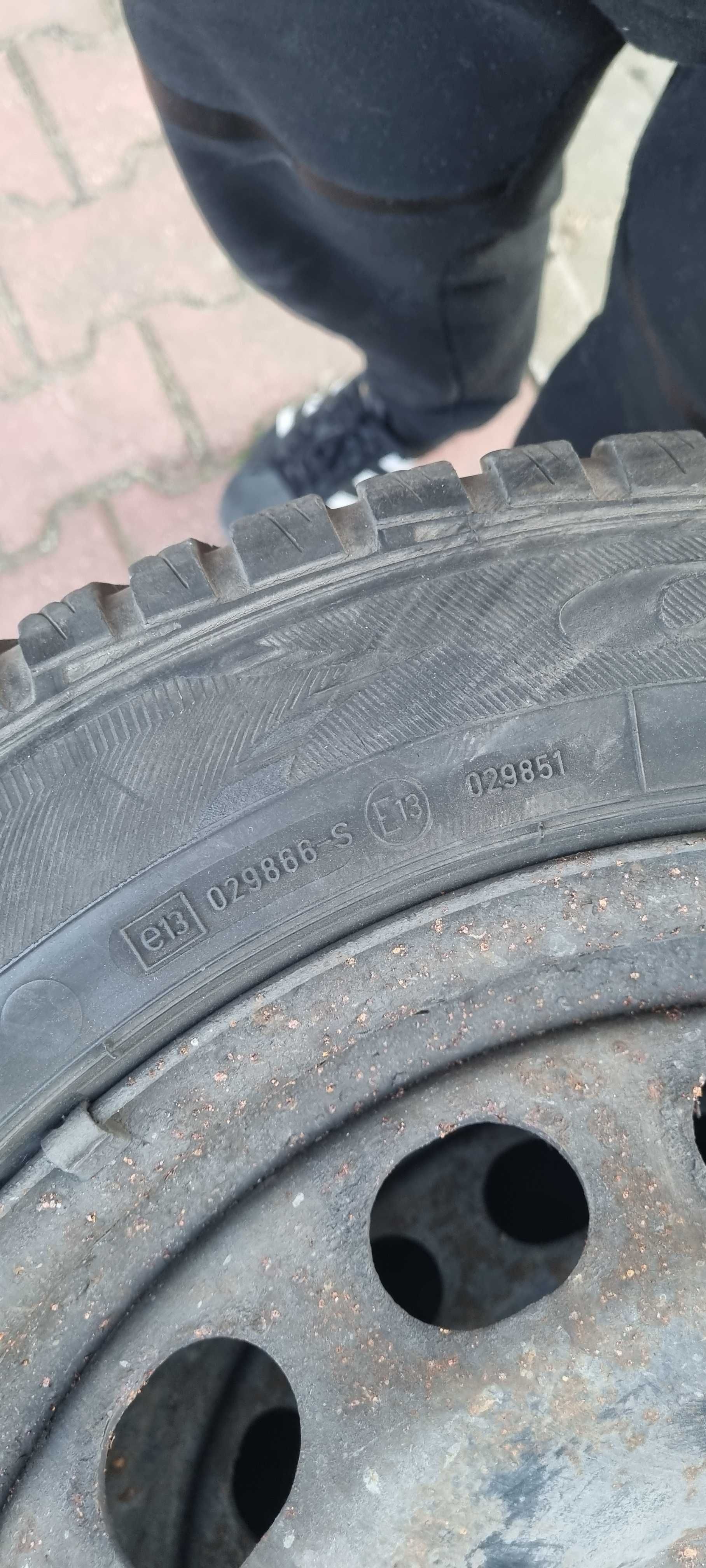 GoodYear, modelem UltraGrip 7 205/55 r16 - z felgami stalowymi