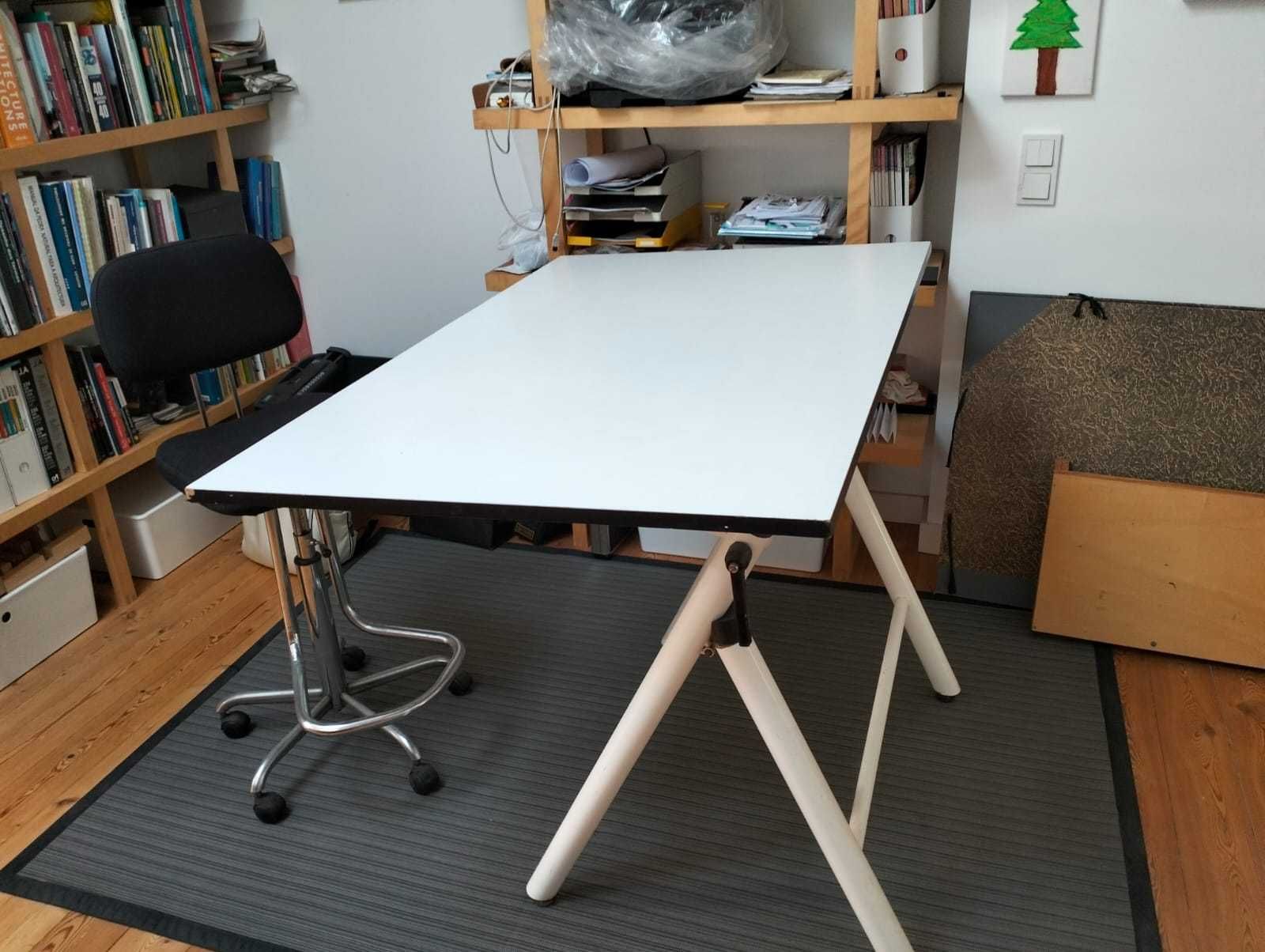 Mesa estirador de 1,20 ×0,80 m com cadeira