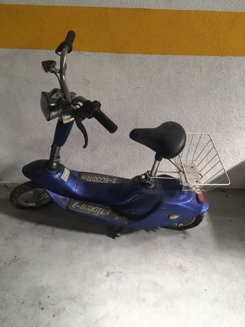 E-scooter muito antiga