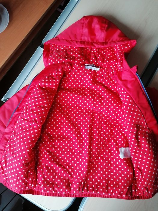Курточка / ветровка на девочку 128 размера