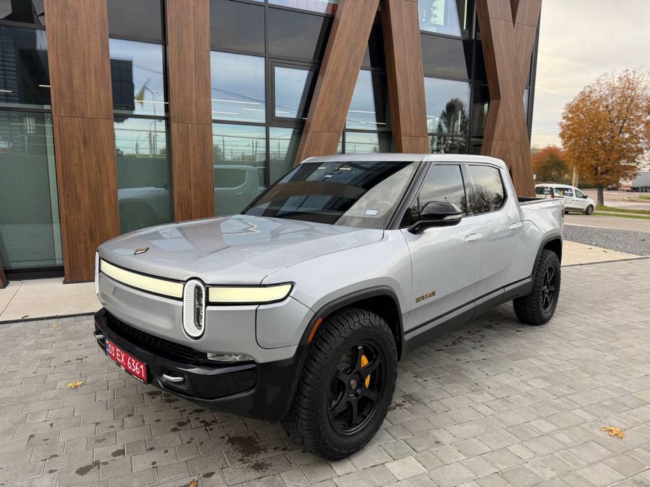 RIVIAN R1T Adventure 2023