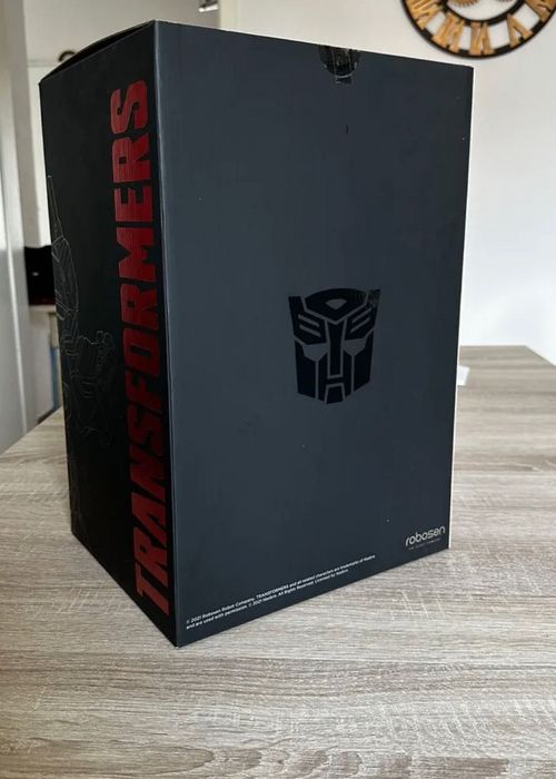 Transformers. Optimus Prime. Robosen. Flagship