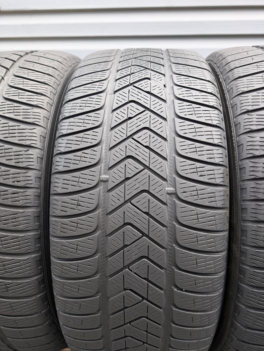 Комплект зимових шин Pirelli 255/55 R18 255*55 18 Scorpion Winter