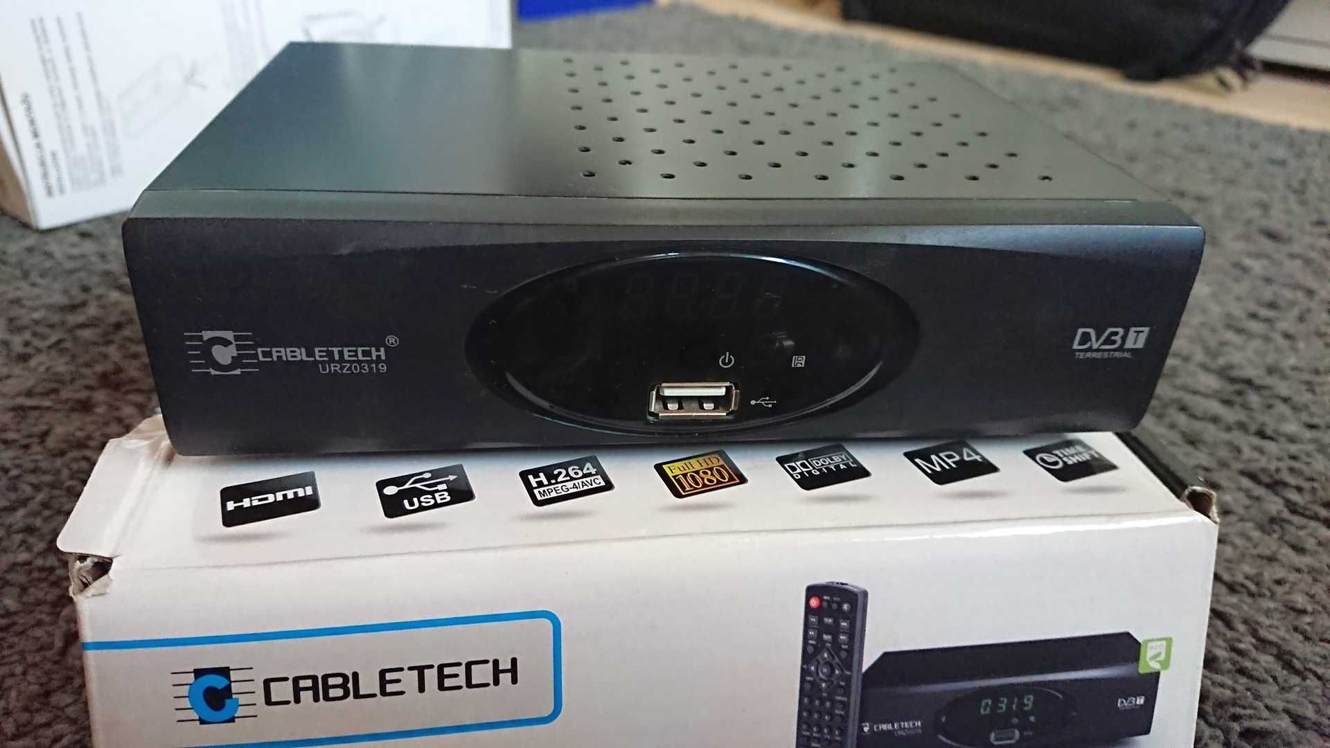 Tuner DVB T2 Cabletech URZ0319 - cały zestaw