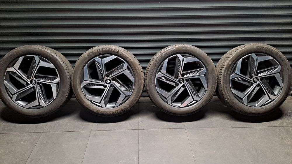 Koła Felgi Hyundai Tuscon IV Oryginał 235/50 19   2022 Rok