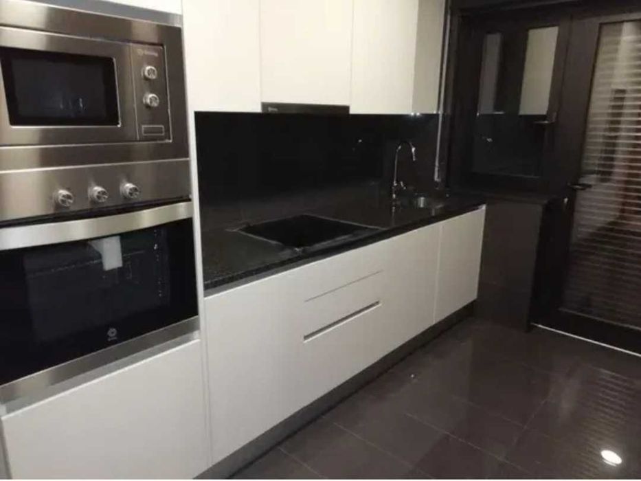 T2 Porto / Arca Agua / Vale Formoso - Mobilado - Como Novo