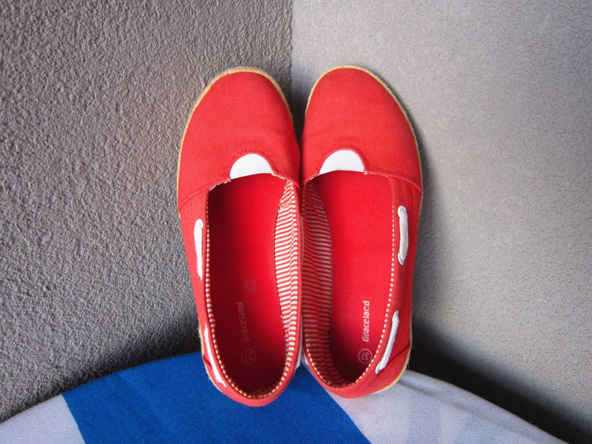 Espadryle czerwone