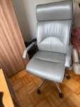Office chair. Cadeira de escritorio