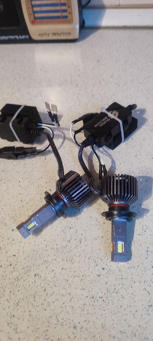 Лед лампи H7 стан нових стояли місяць