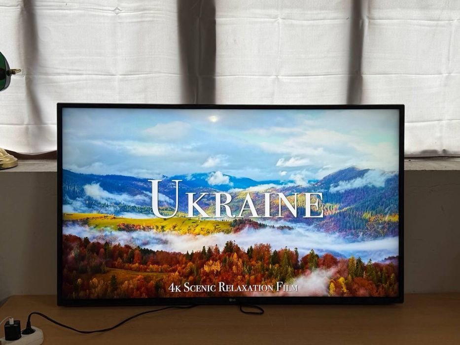 Телевізор LG / 49 дюймів / 4K UHD / Smart TV / Wi-Fi