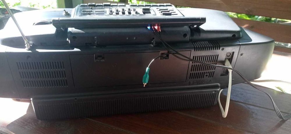 магнитола philips Plilips AWE 7694 boombox со встроенным сабвуфером