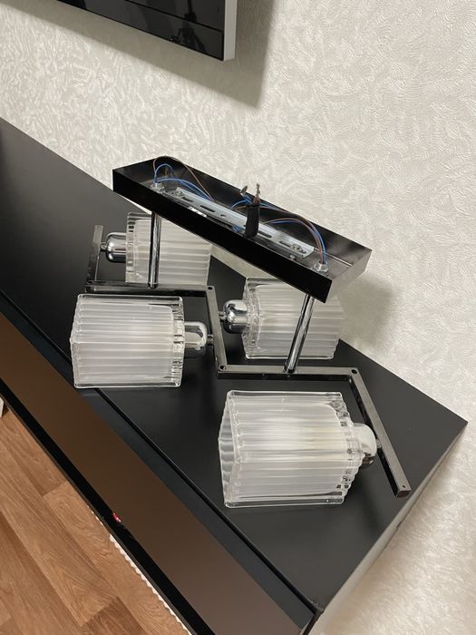 Люстра на 4 лампи