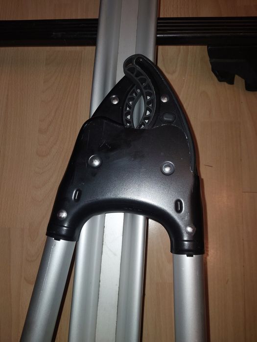 Bagażnik Thule na 2 rowery na relingi - cały zestaw