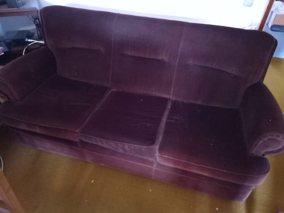 Sofá + 2 caldeirões