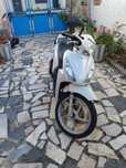 Vendo scooter branca